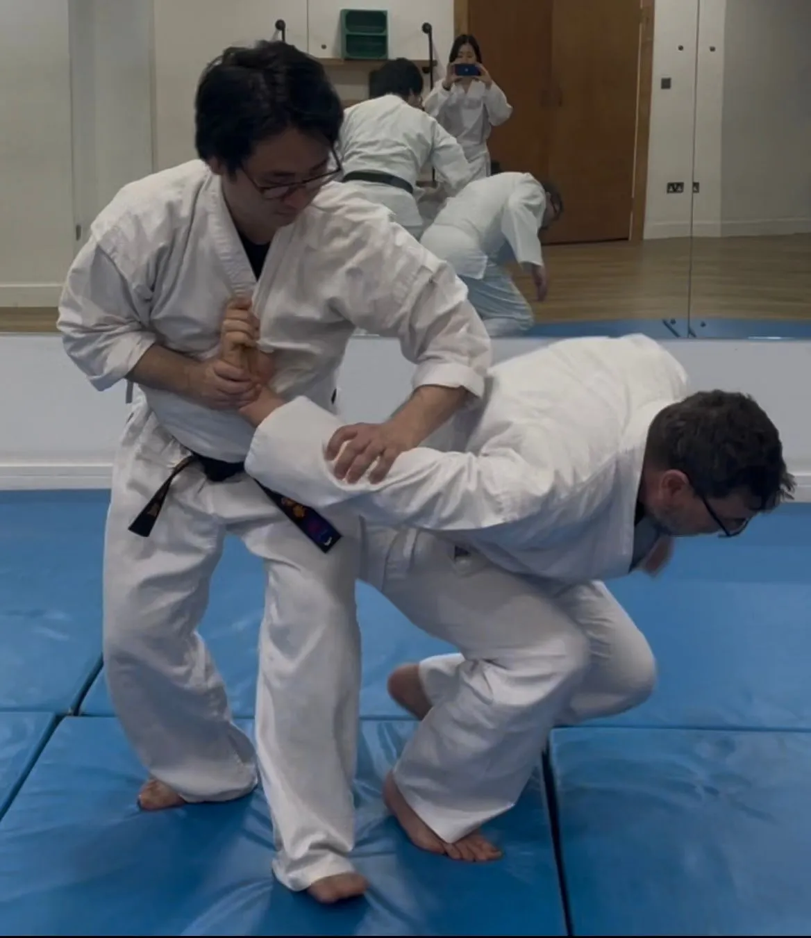 Aikido technique demonstration at Kankouji-ryu dojo